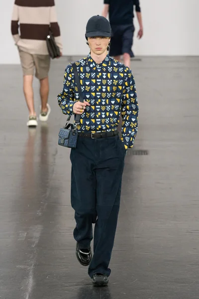 Look 26
